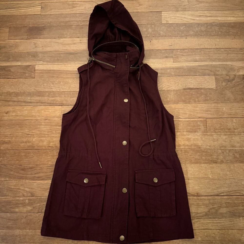 Market & Spruce plum zipped hooded vest jacket size medium M
 b42